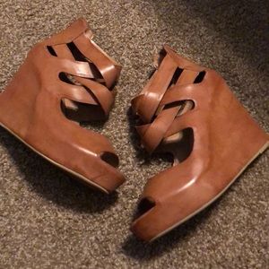Gently used wedges